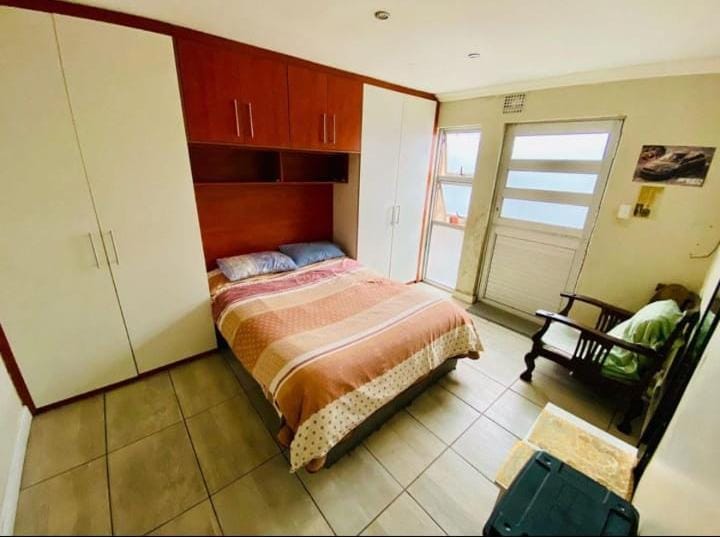  Bedroom Property for Sale in London Village Western Cape